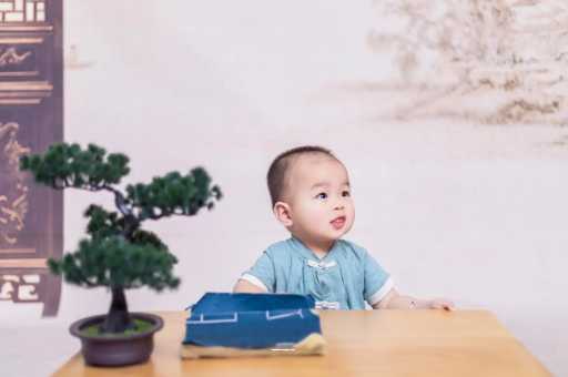 宜宾宝宝眼屎多是什么原因